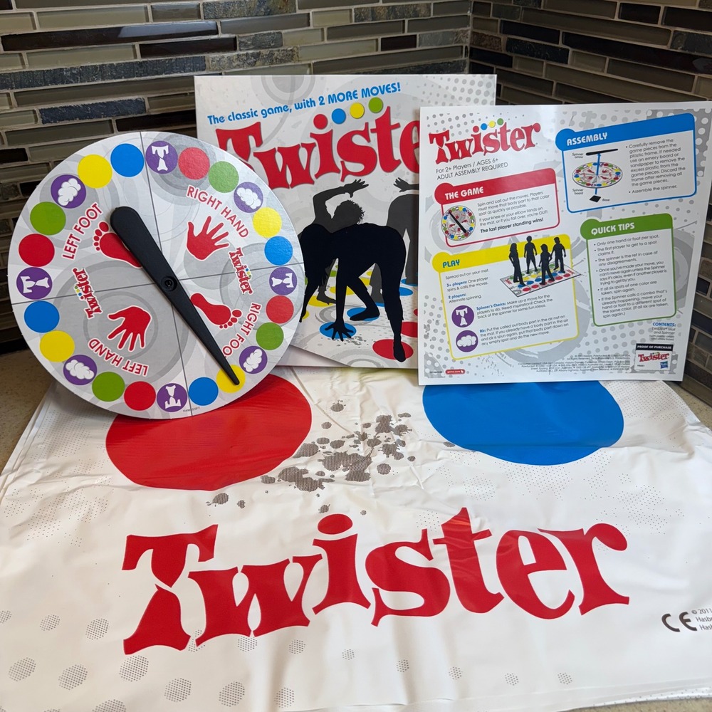 Hasbro Twister Classic Party Game 2012 Edition 2 More Moves Ages 6+ Complete - Picture 10 of 10